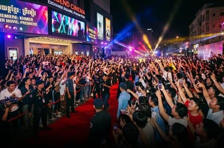 Crowd at a Marvel premiere outside Legend Cinema
